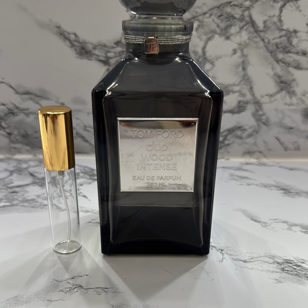 NWOB Tom Ford 10ml travel atomizer: Oud Wood Intense
No box
100% authentic